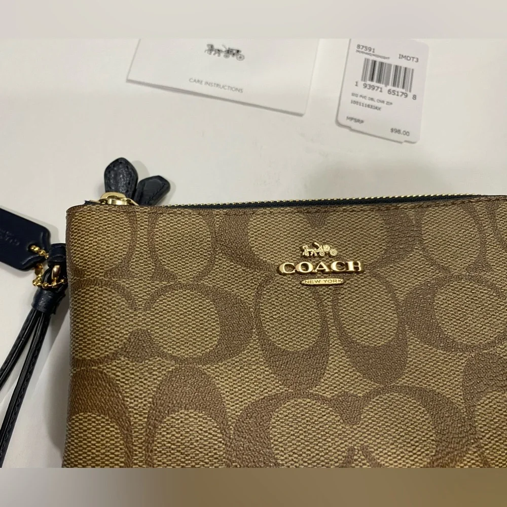 NWT COACH Signature Wristlet Double Zip - Picture 3 of 11